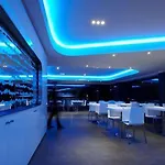 Ξενοδοχείο A Point & 5*